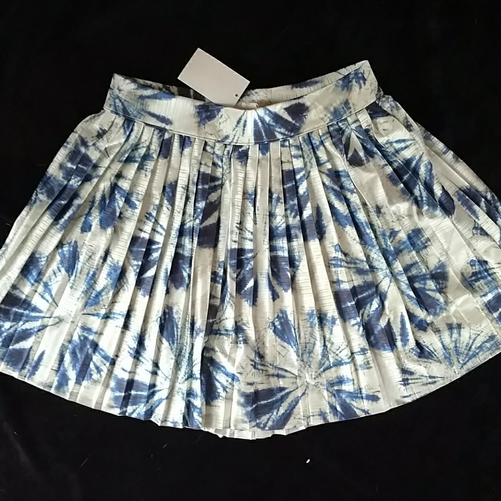 Satin Tie-dye skort size Small - NWT